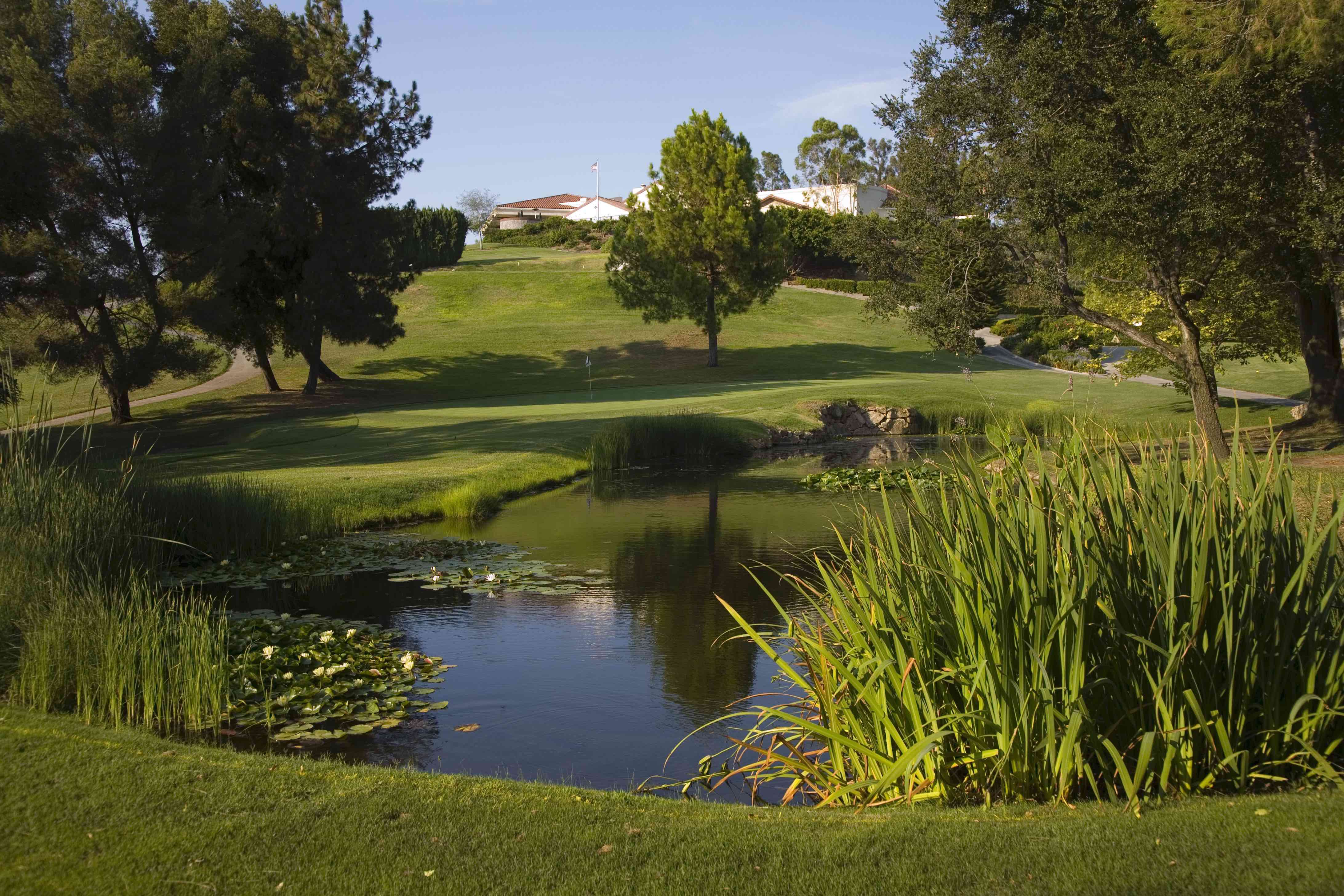 woodland-hills-country-club-course-pond